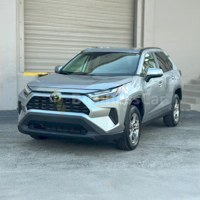 Toyota RAV4 LE – 2024