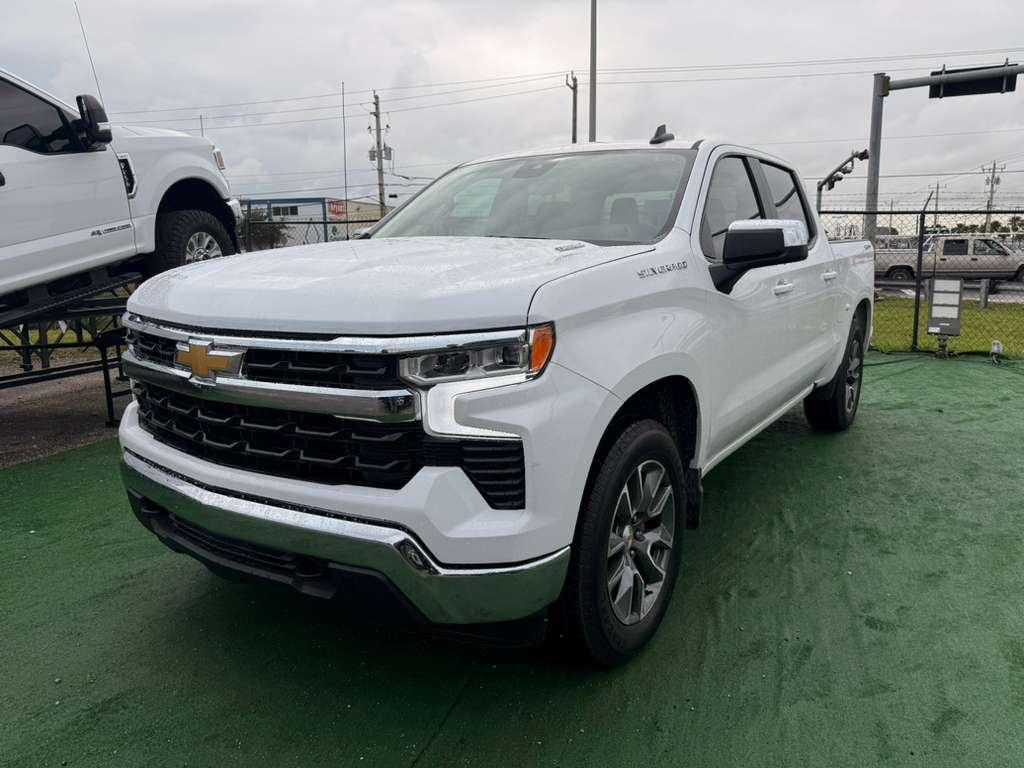 Chevrolet Silverado 1500 Crew Cab LT – 2025