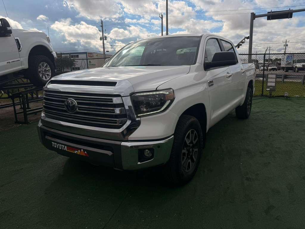 Toyota Tundra CrewMax (4X2 5.7 V8) – 2021