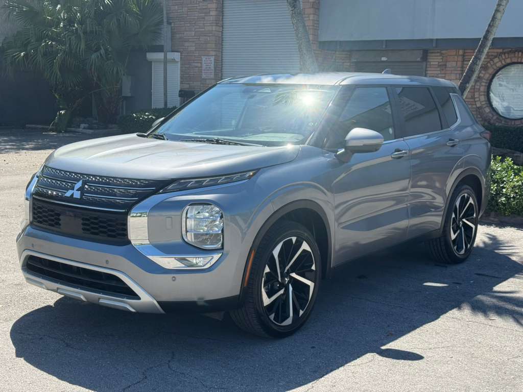 Mitsubishi Outlander – 2024