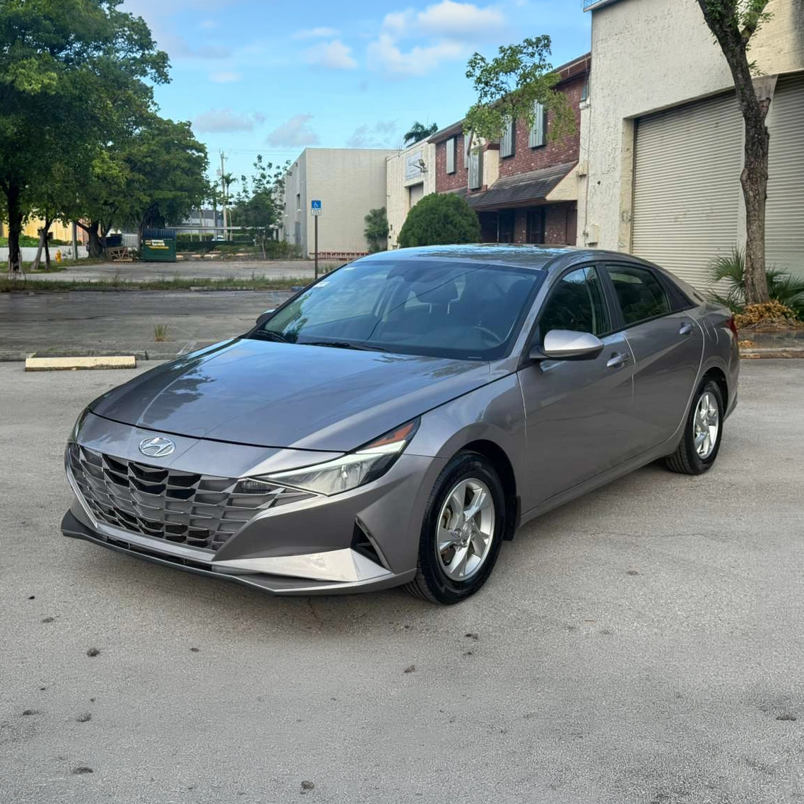 Hyundai Elantra 2023