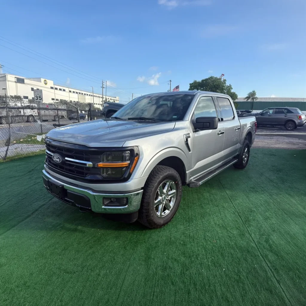 Ford F-150 SuperCrew Cab 2025 - BusinessCar Miami