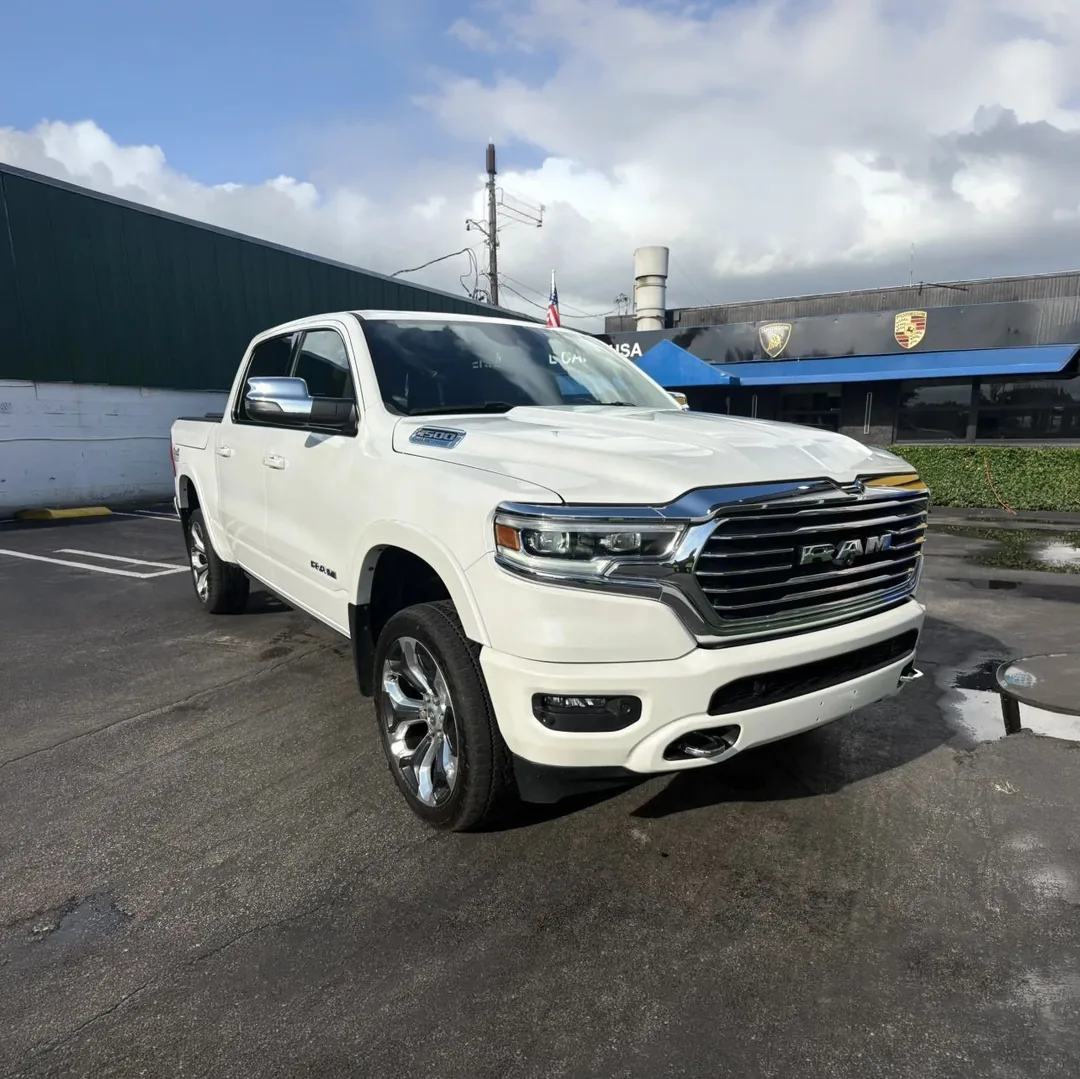 RAM 1500 Crew Cab 2023 White